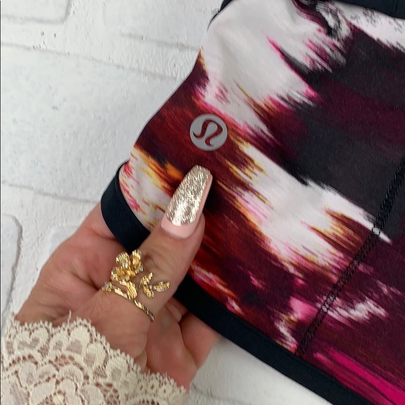 🍋Lululemon Speed Short! - Picture 5 of 8